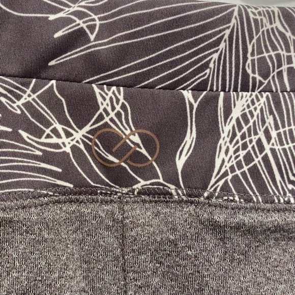 CALIA by Carrie Underwood Double Layer Short Breezy Palm Shark Print Small - Picture 3 of 10